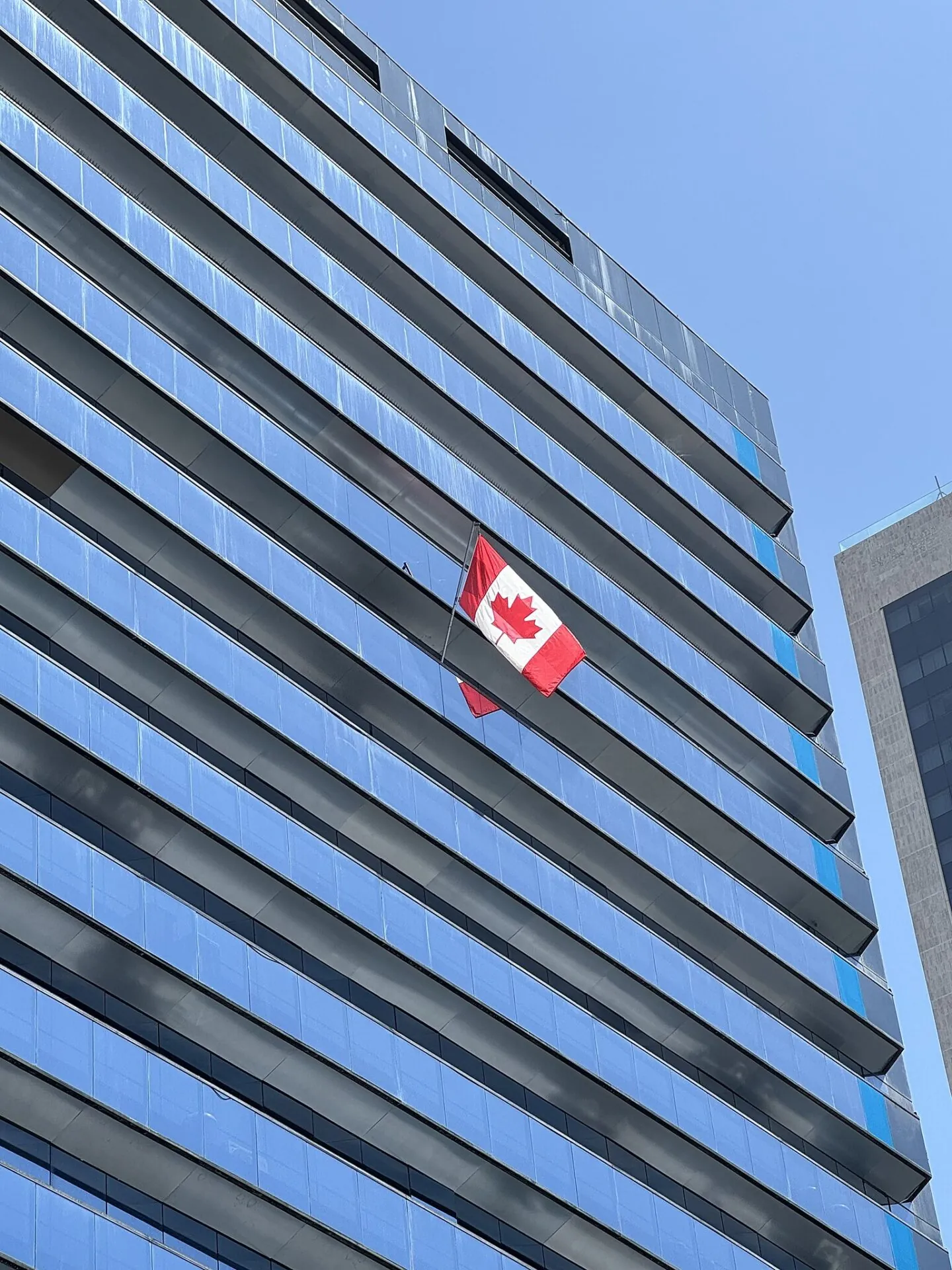 Consulados no Rio de Janeiro. Vista da fachada do consulado de Canadá em Copacabana,